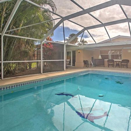 Tropical Cape Coral Home With Private Dock On Canal! Exterior photo